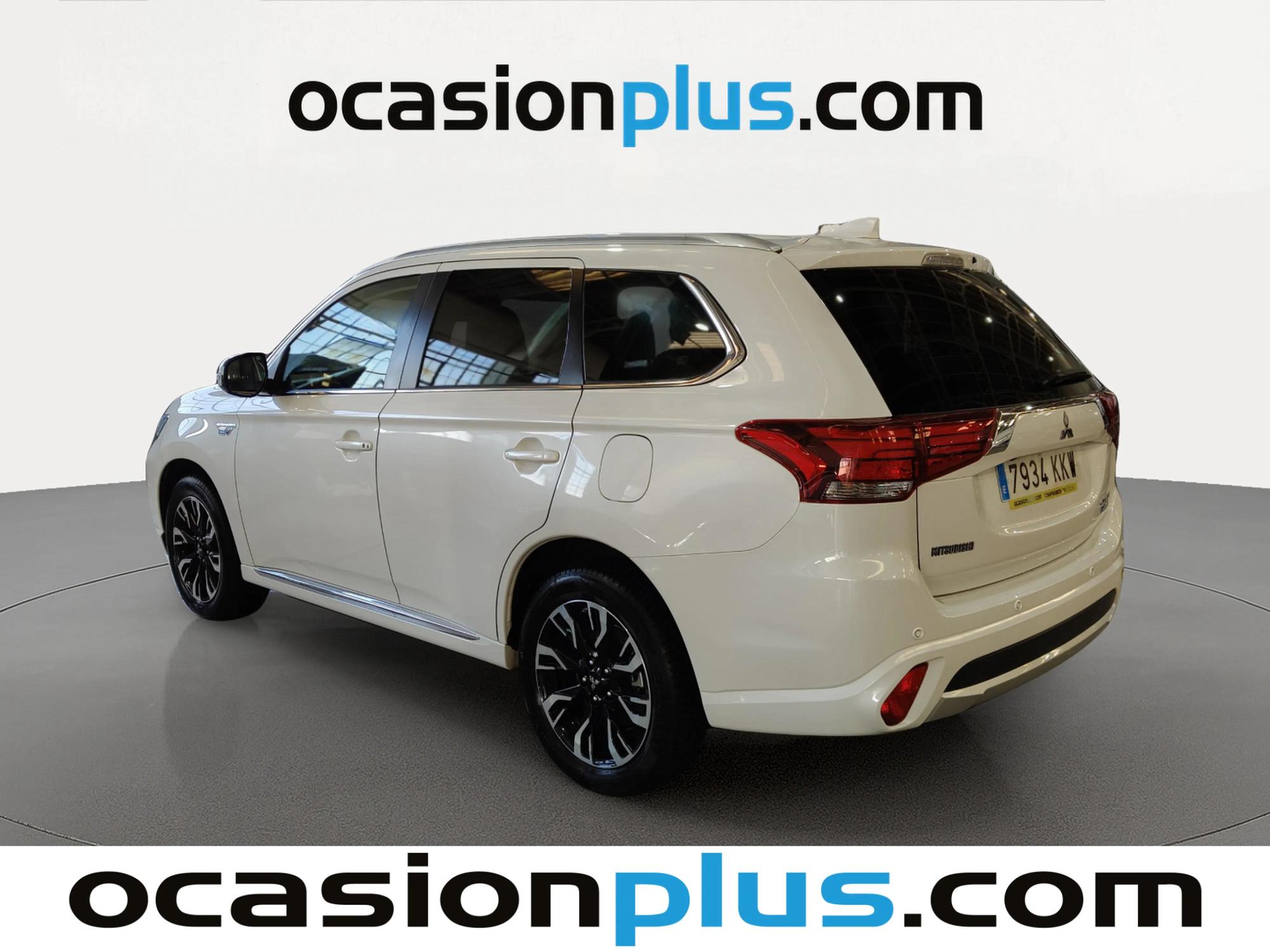 Foto del MITSUBISHI Outlander PHEV Kaiteki 4WD