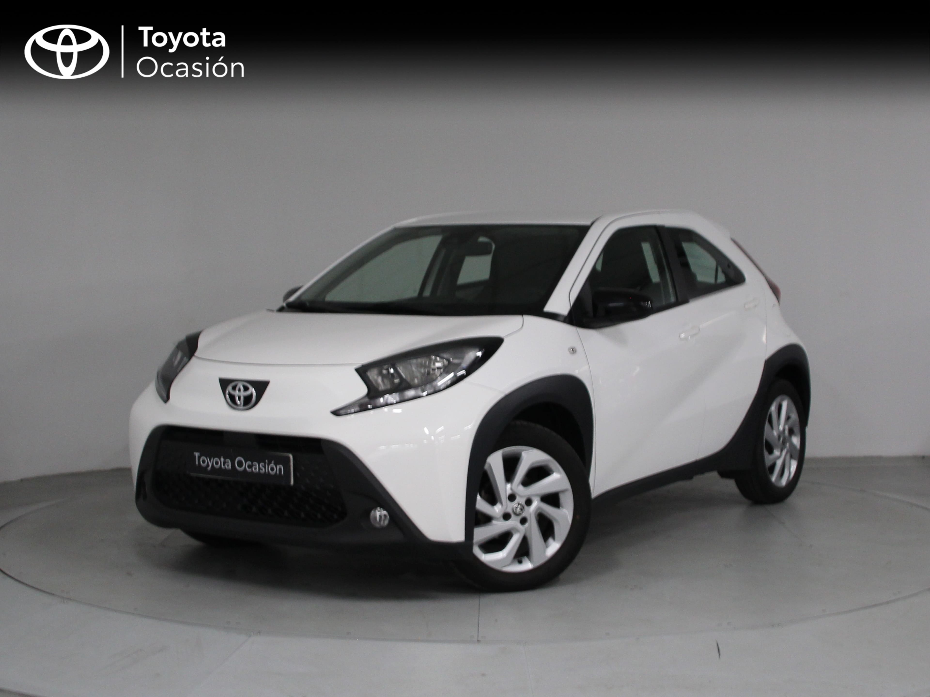 TOYOTA Aygo X Cross (1.0 VVT-I 72CV Play) en Barcelona