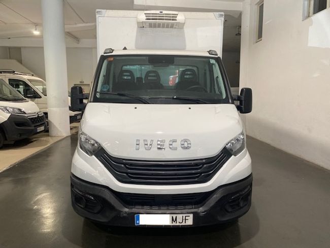 Foto del IVECO Daily Chasis Cabina 35C16 3750 160