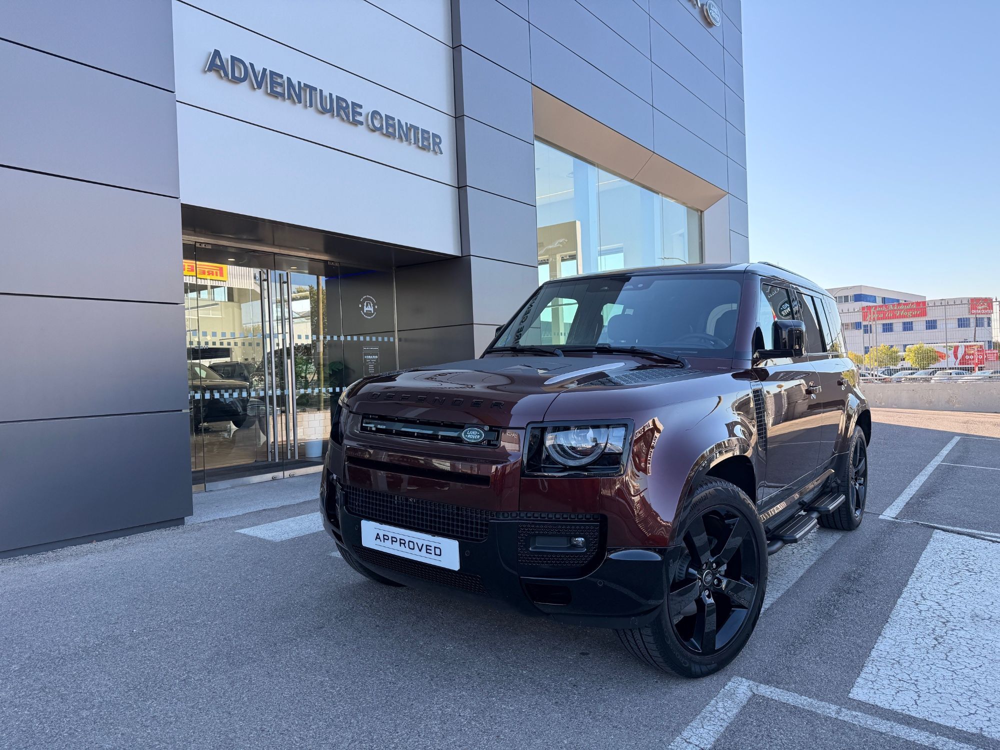 LAND ROVER Defender (110 3.0D l6 MHEV Sedona Edition AWD Aut. 250) en Madri
