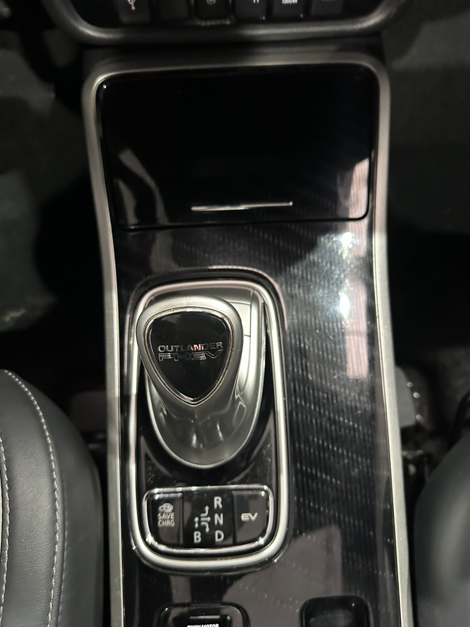 Foto del MITSUBISHI Outlander PHEV Kaiteki 4WD