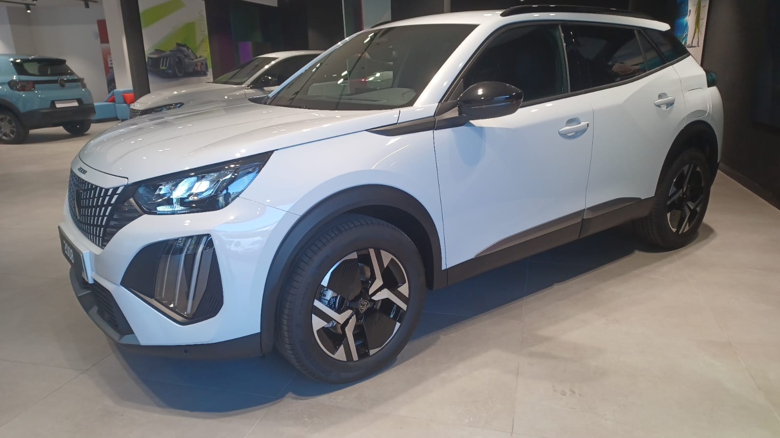 PEUGEOT 2008 (N2008 Allure Hybrid 145 eDCS6) en Barcelona