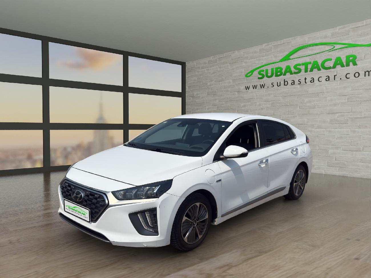 HYUNDAI Ioniq (IONIQ 1.6 GDI PHEV Tecno DT) en Madrid