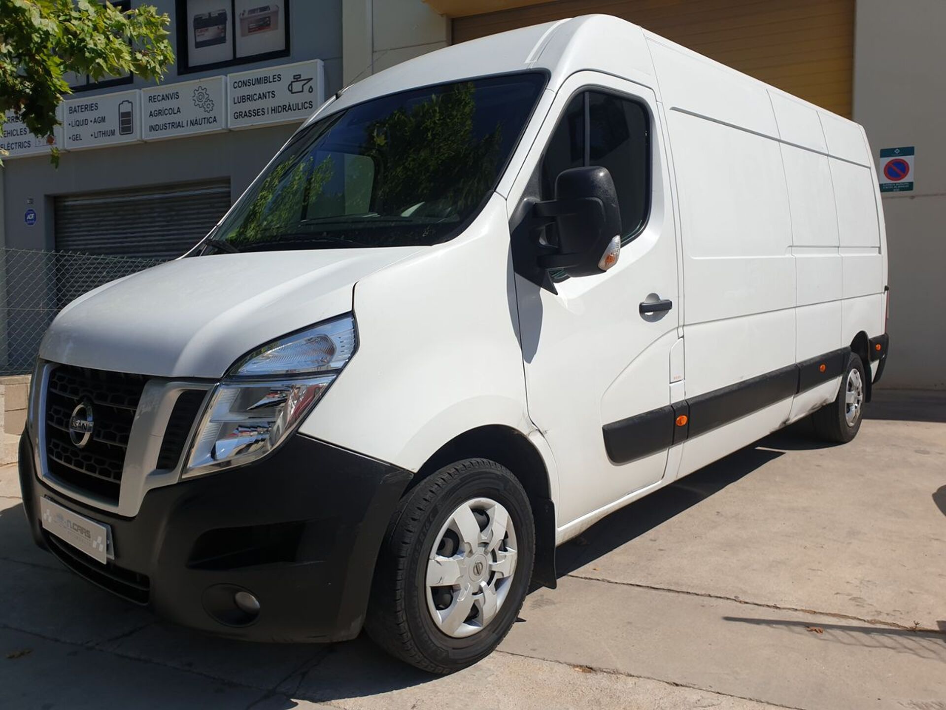Imagen de NISSAN NV400