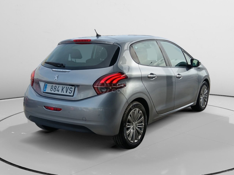 Foto del PEUGEOT 208 1.2 PureTech S&S Signature 82