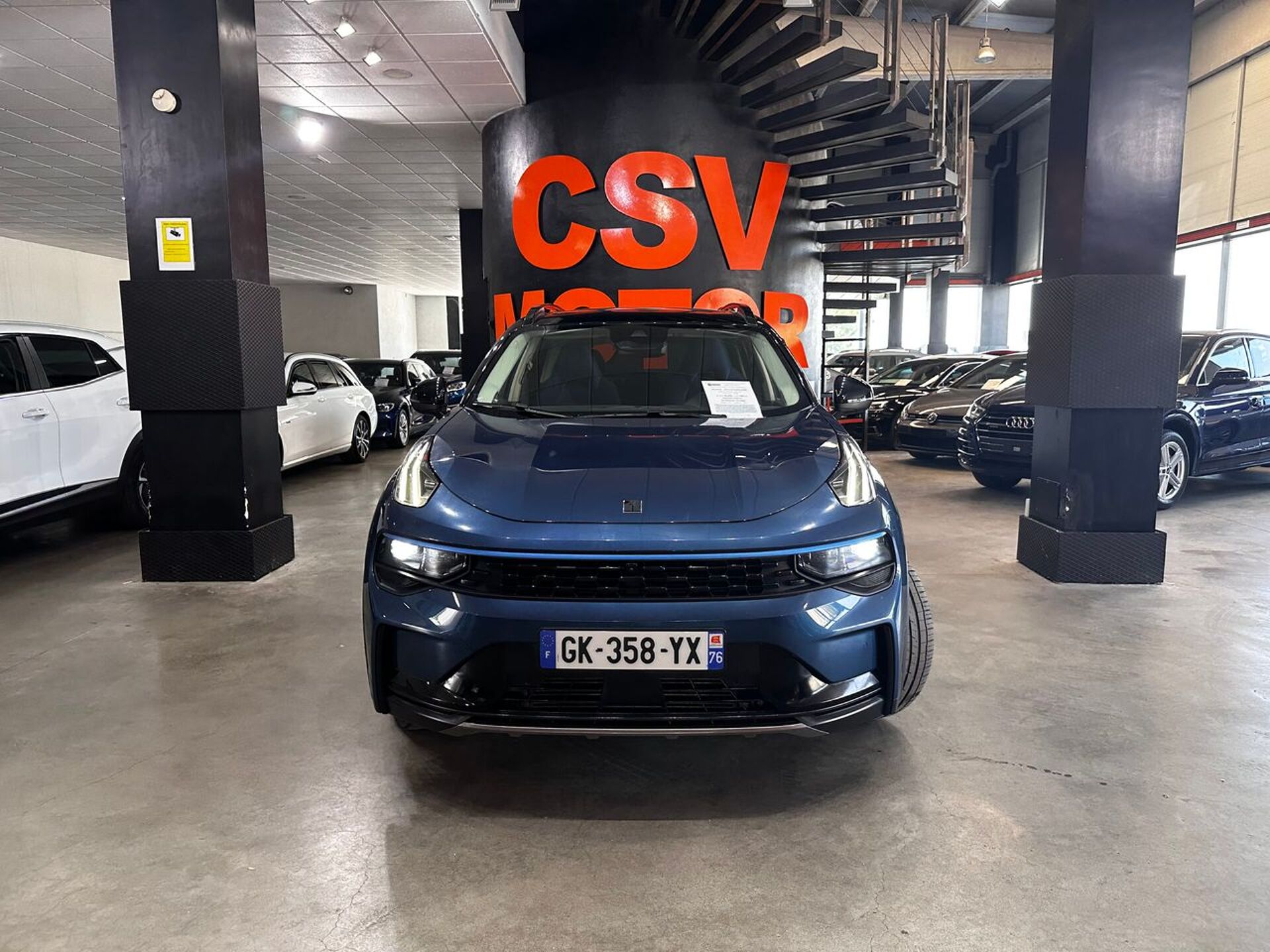 Imagen 3 de LYNK & CO 01