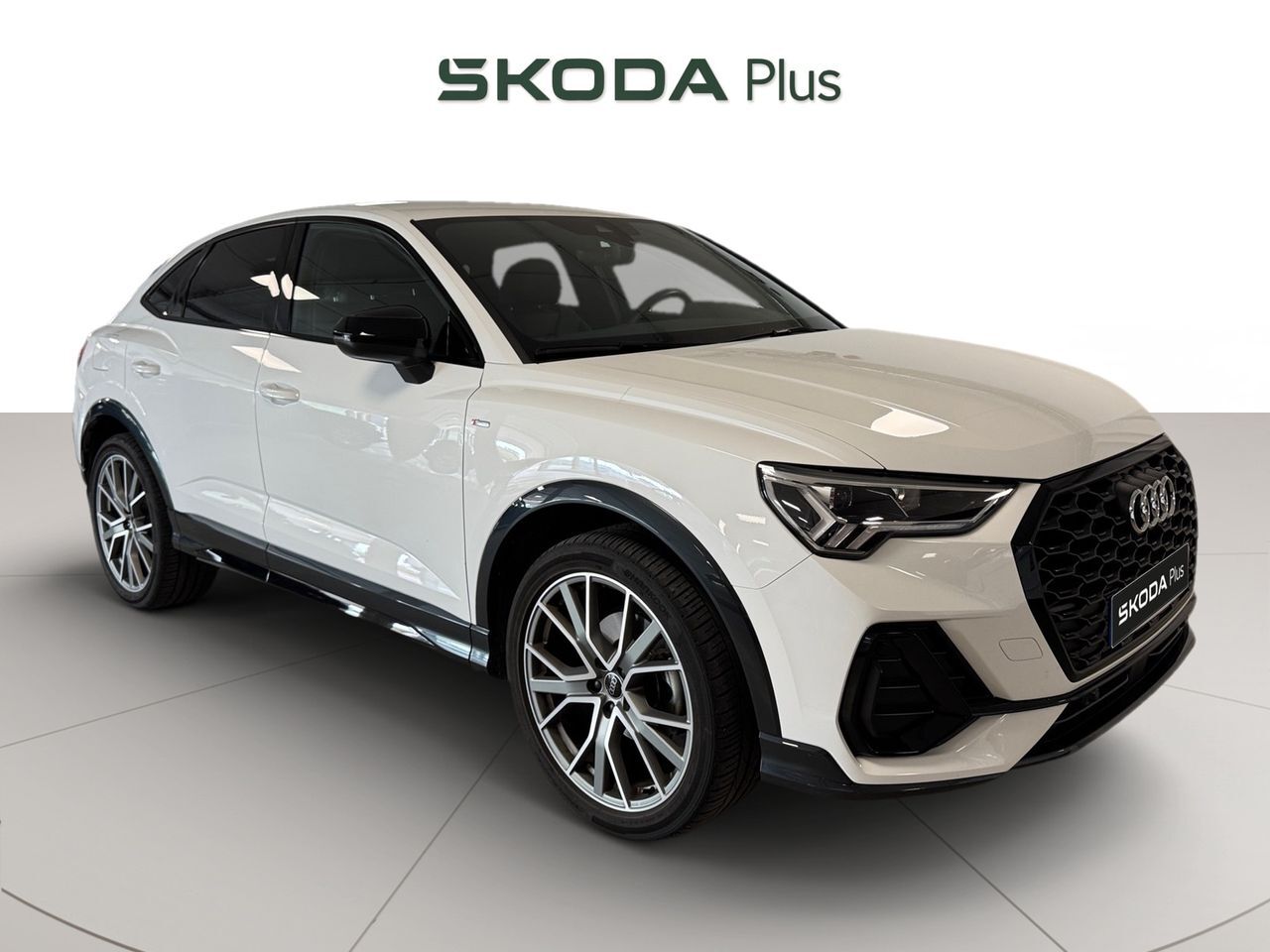 AUDI Q3 (Black line 35 TDI 110kW (150CV)) en Barcelona