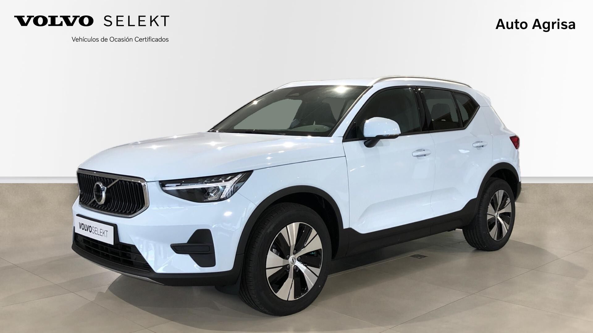 VOLVO XC40 (2.0 B3 CORE AUTO 163 5P) en Rioja, La