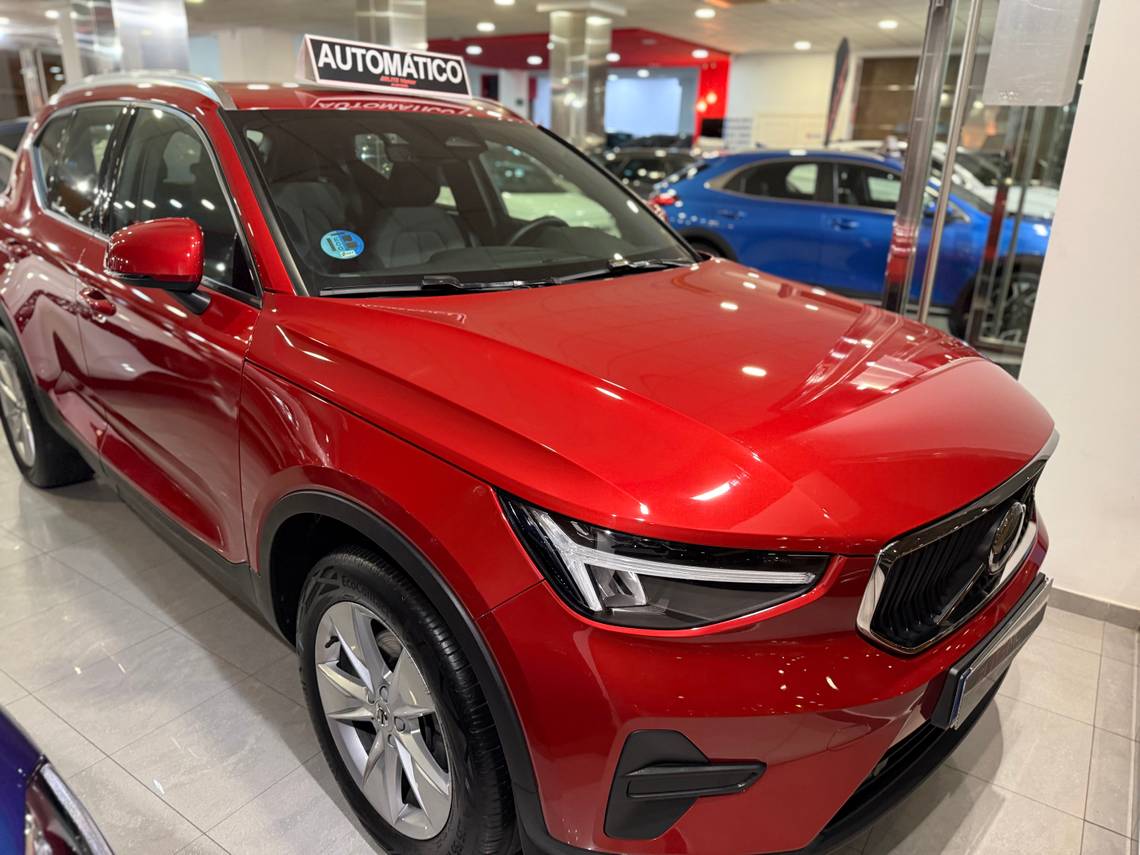 VOLVO XC40 (2.0 B3 G   Auto Core) en Málaga