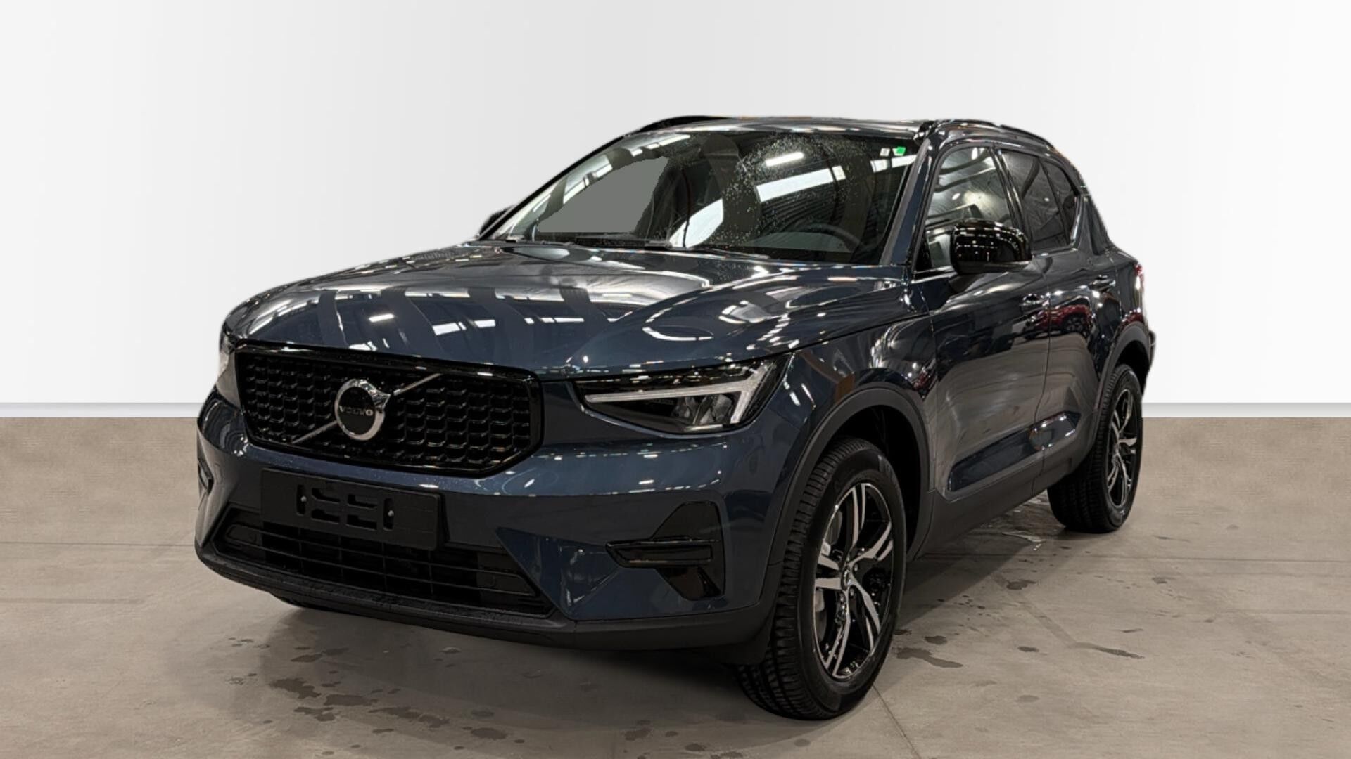 VOLVO XC40 (B3 G Plus Dark Auto 120 kW (163 CV)) en Madrid
