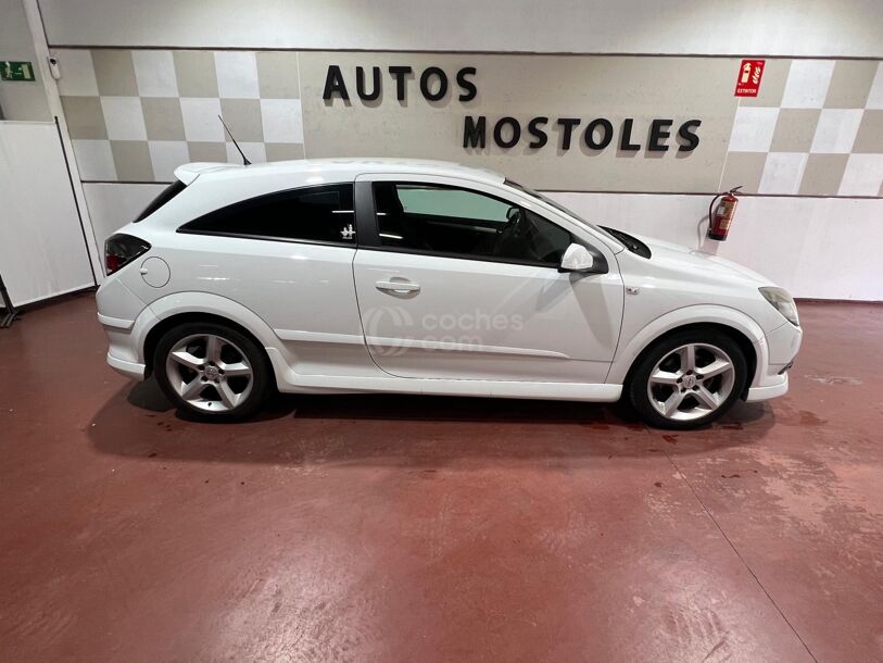 Foto del OPEL Astra GTC 1.6 Sport 115
