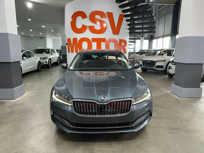 Foto del SKODA Superb Combi 1.4 TSI iV P-HEV Ambition DSG