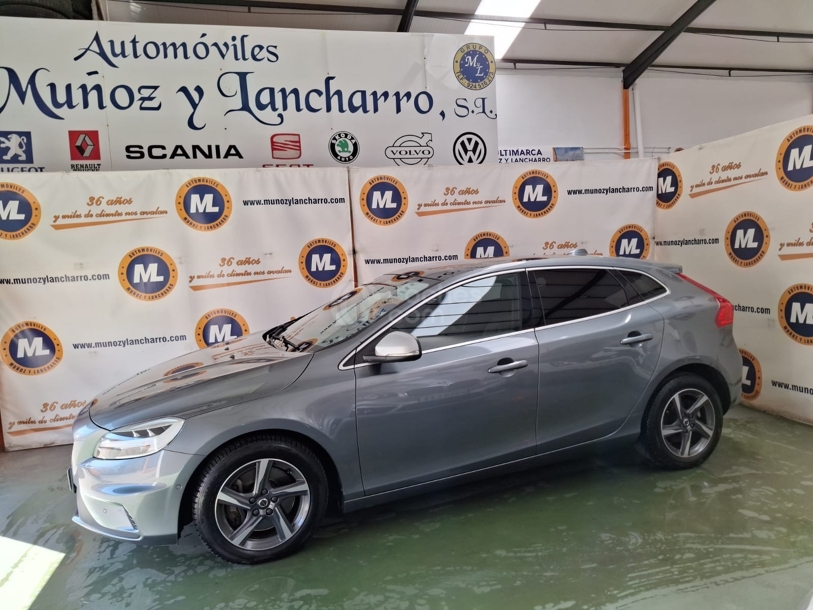 Foto del VOLVO V40 D3 R-Design Momentum 150