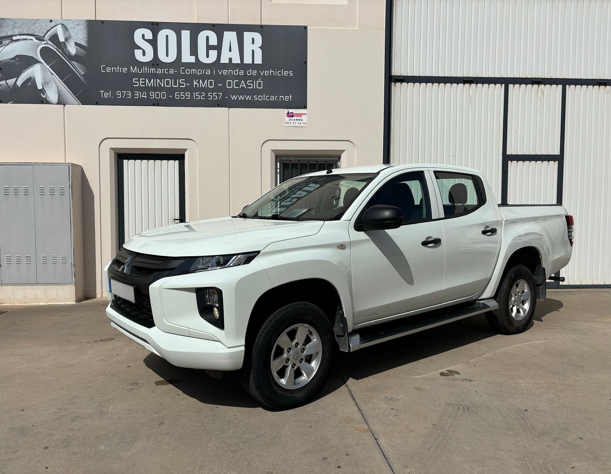 MITSUBISHI L200 (2.2DI-D Doble Cabina 6AT M-PRO) en Lleida