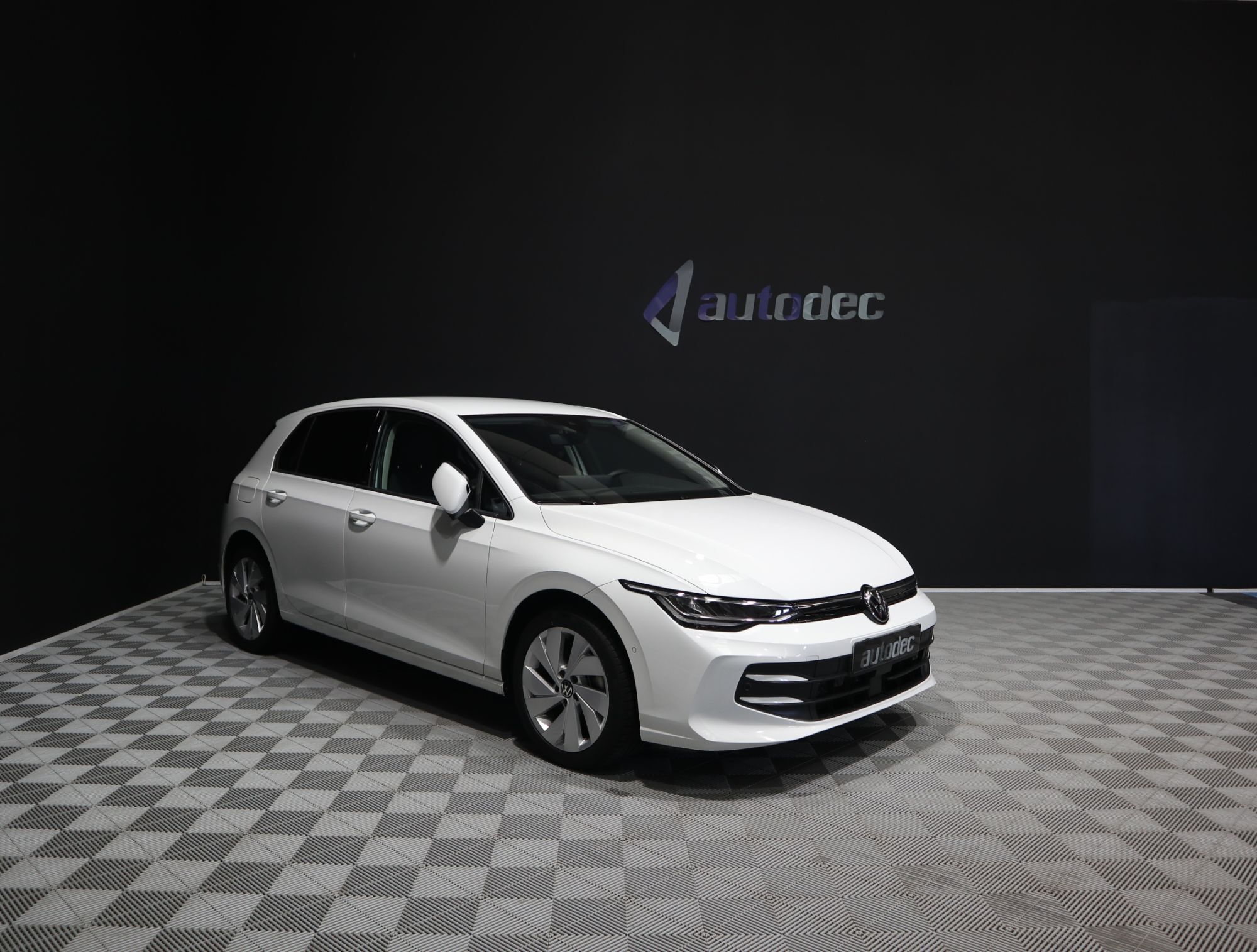 VOLKSWAGEN Golf (1.5 TSI Más 85kW) en Valencia