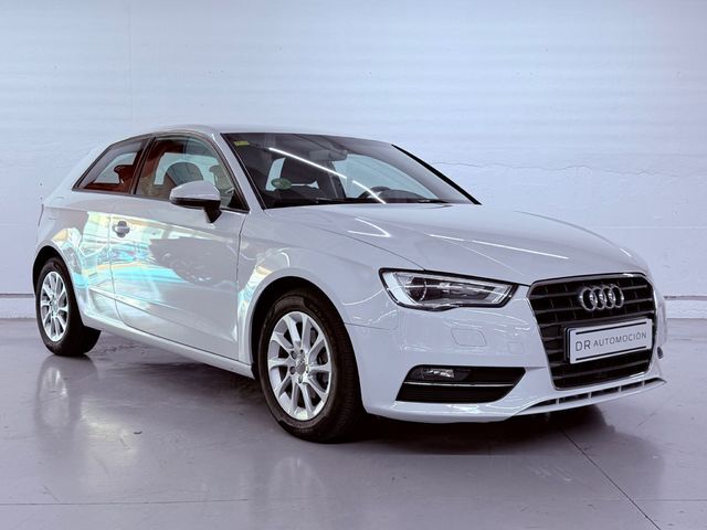 AUDI A3 (Attraction 1.6 TDI clean diesel 81 kW (110 CV)) en Barcelona