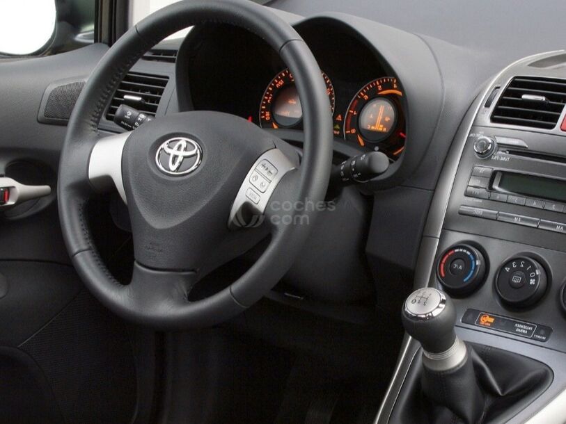 Foto del TOYOTA Auris 1.4 VVT-i Luna