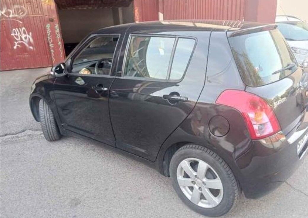 Foto del SUZUKI Swift 1.3 Black and White