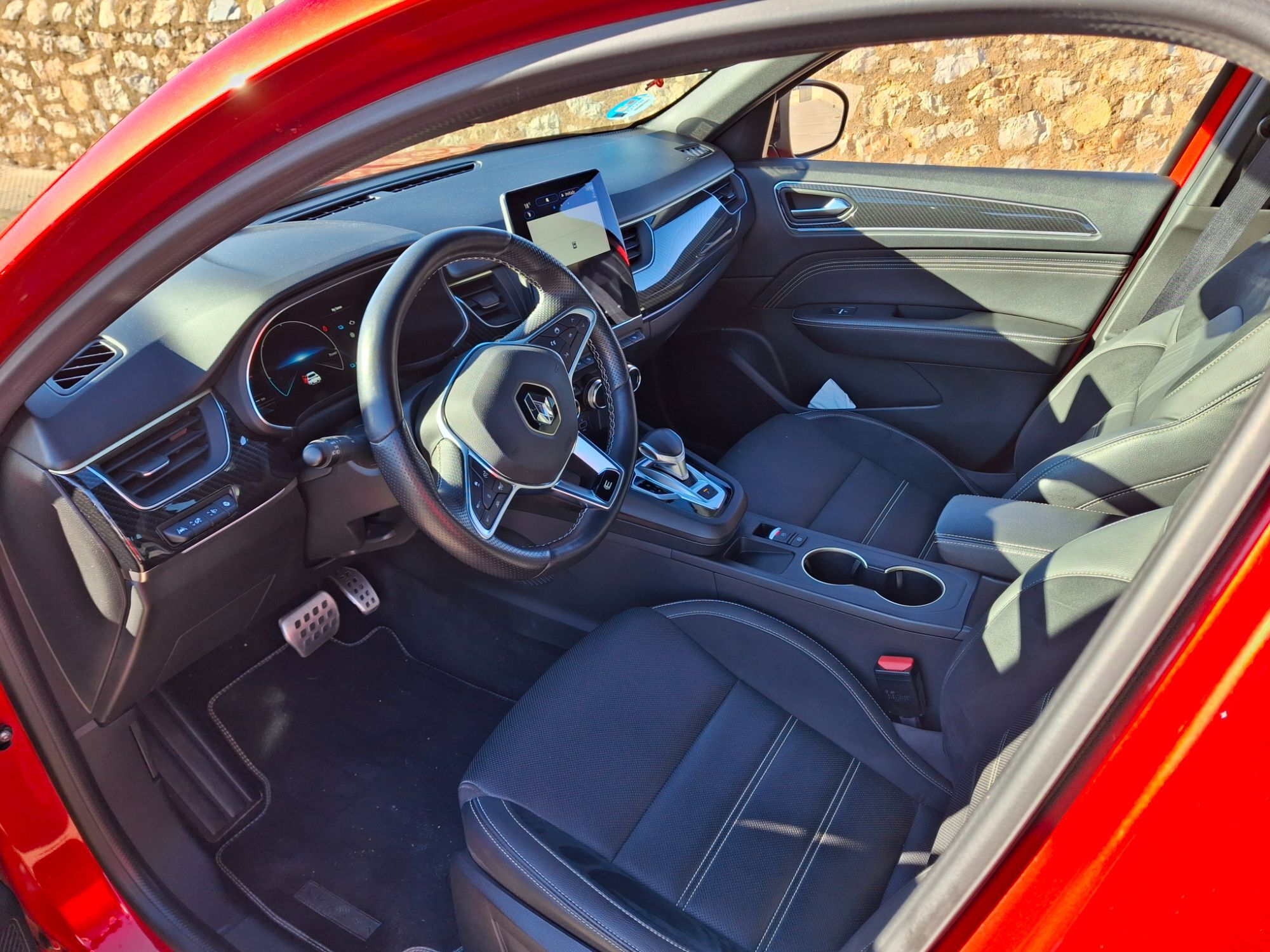 Foto del RENAULT Arkana 1.6 E-Tech Engineered Fast Track 105kW