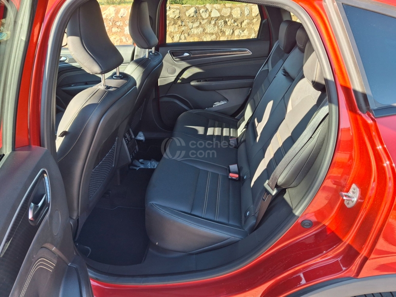 Foto del RENAULT Arkana 1.6 E-Tech Engineered Fast Track 105kW