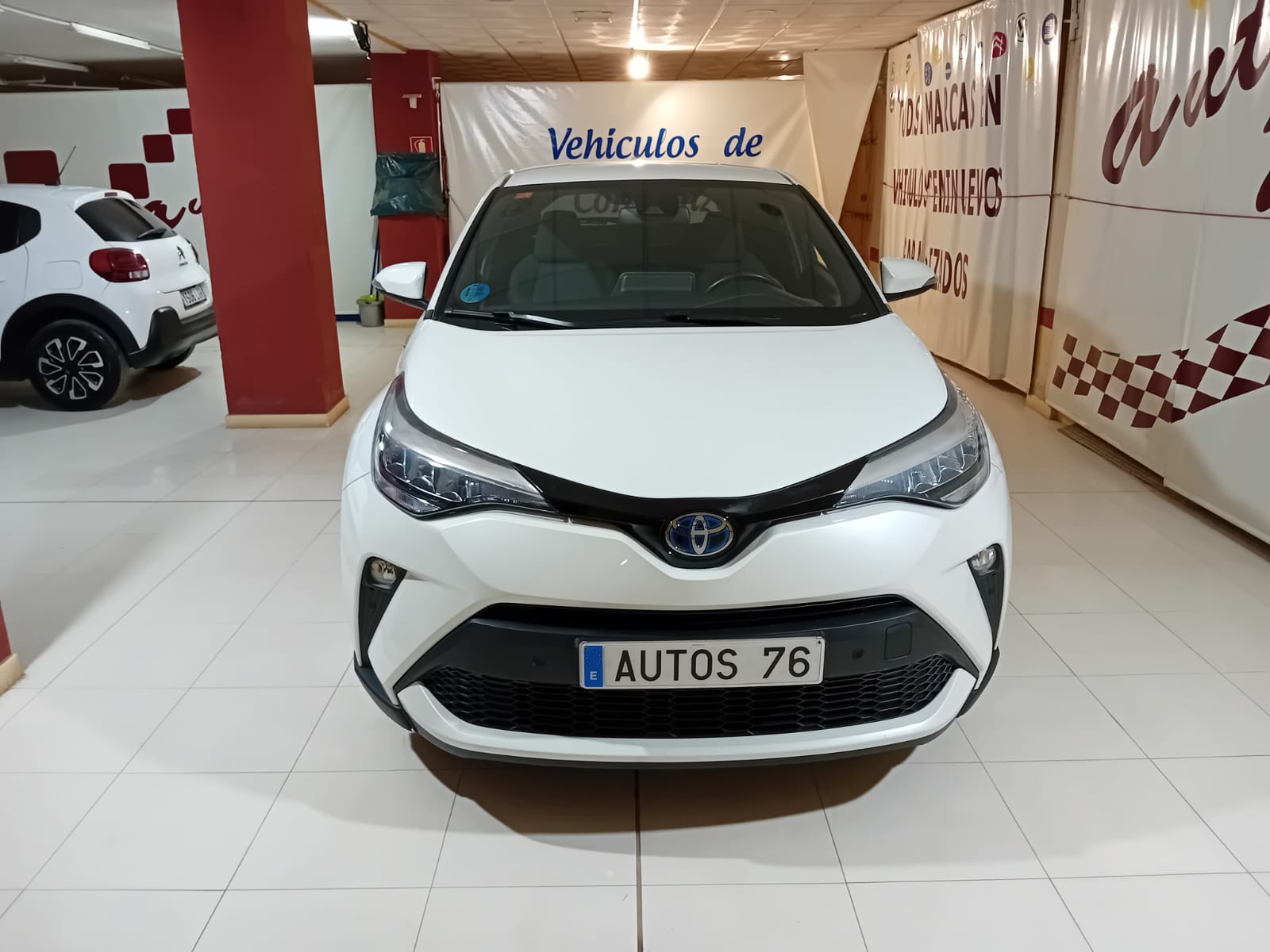 Foto del TOYOTA C-HR 180H Advance