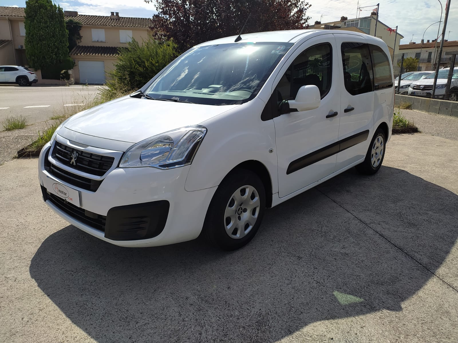PEUGEOT Partner (1.6 BLUE-HDI 120CV ACTIVE 5P CB) en Girona