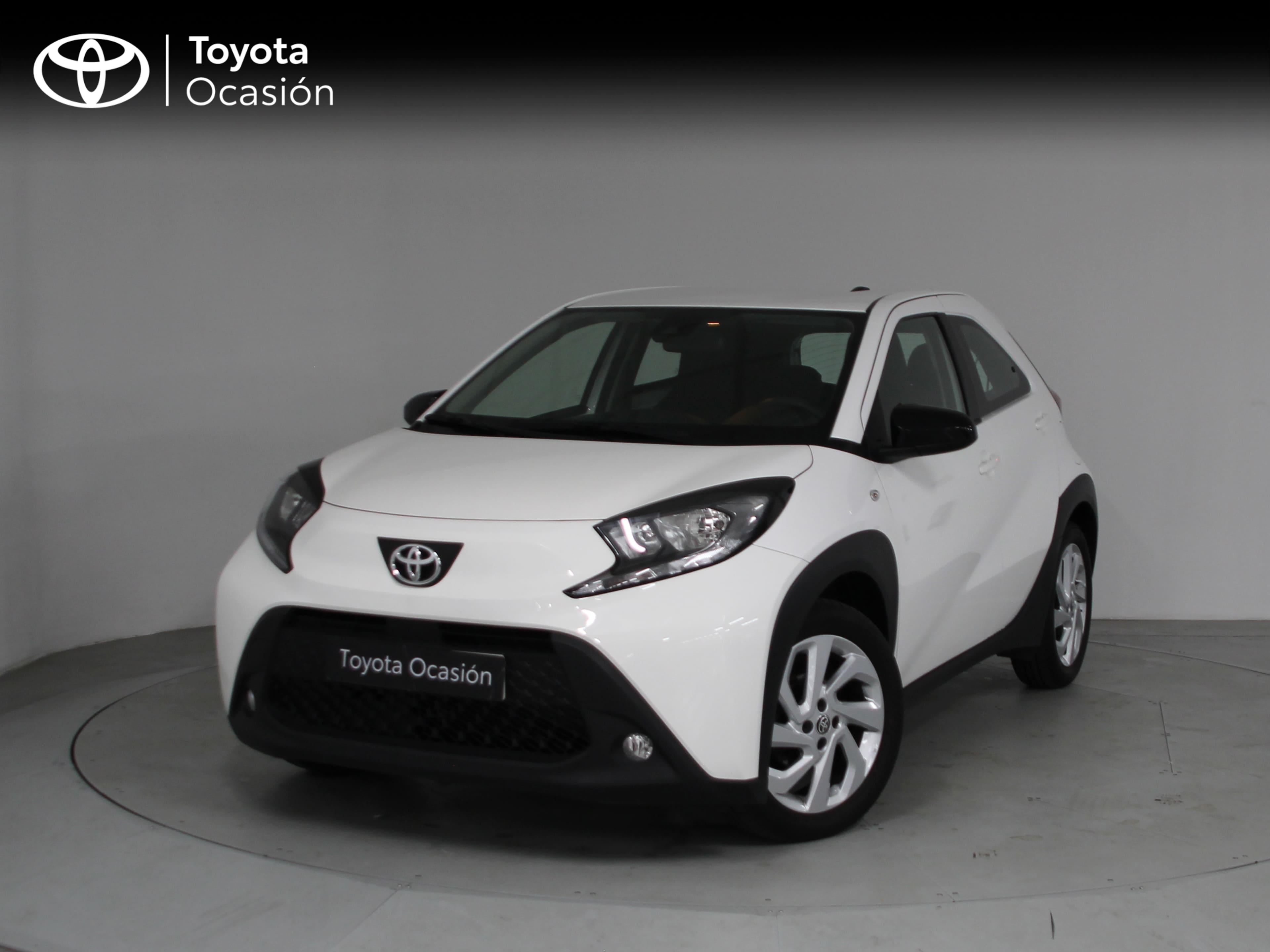 TOYOTA Aygo X Cross (1.0 VVT-I 72CV Play) en Barcelona