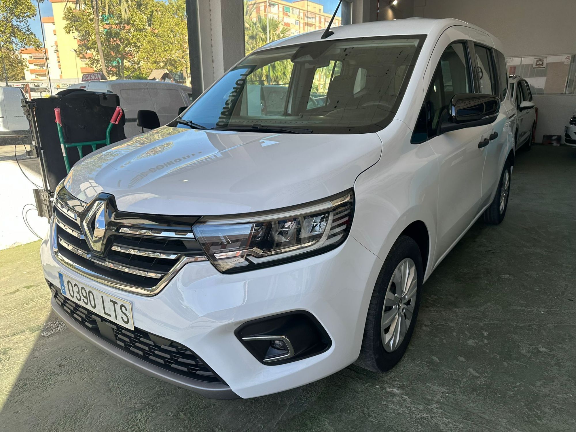 RENAULT Kangoo (Combi 1.5dCi Blue Authentic 85kW) en Málaga