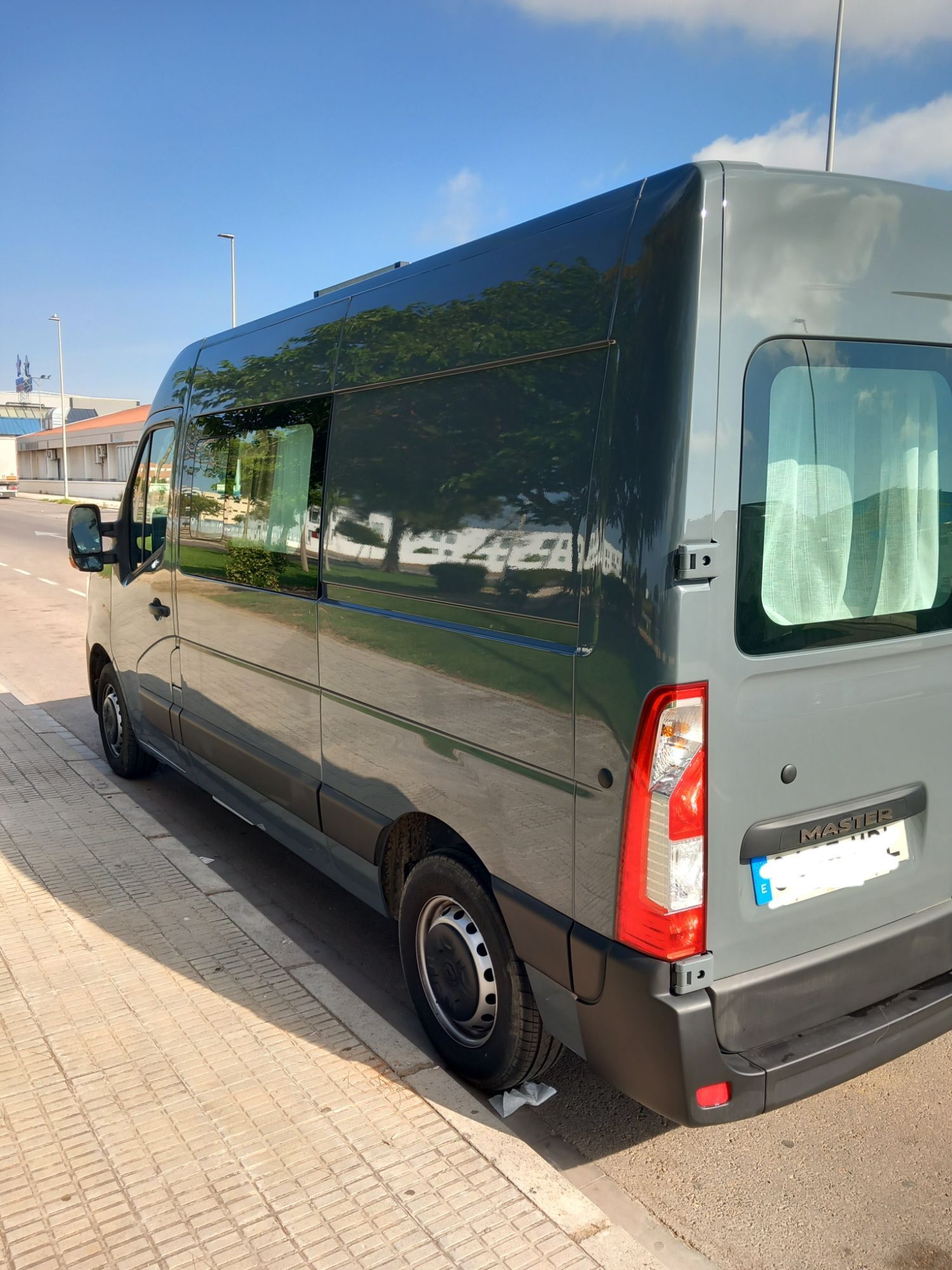 Foto del RENAULT Master Fg. Blue dCi T L2H2 3300 T 99kW