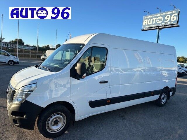 NISSAN NV400 (2.3 DCI L3 H2 35T 135 OPTIMA FURGÓN) en Barcelona