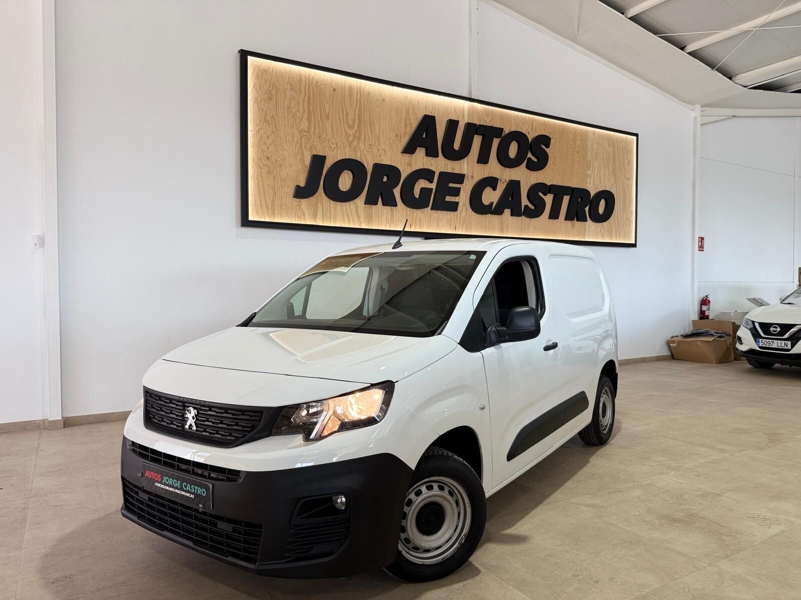 PEUGEOT Partner (Pro Standard 600kg BlueHDi 73kW) en Sevilla