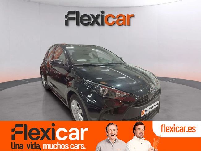 TOYOTA Yaris (1.5 120H Active Tech) en Barcelona