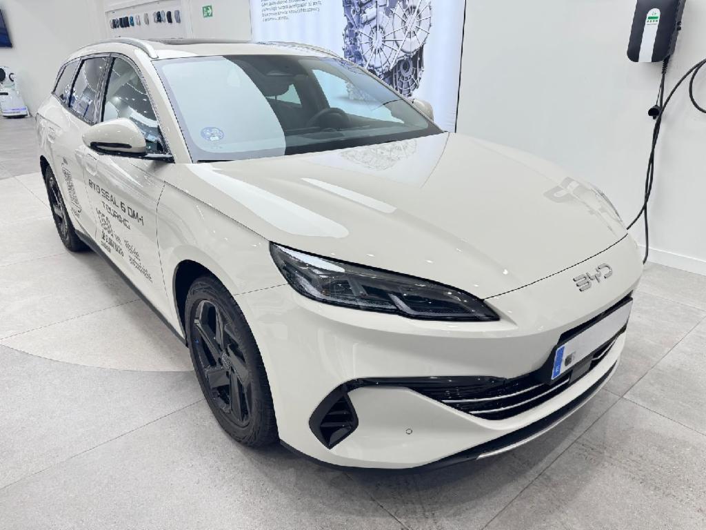 BYD Seal U (fam. 1.5 DM-I COMFORT LITE 5P) en Badajoz