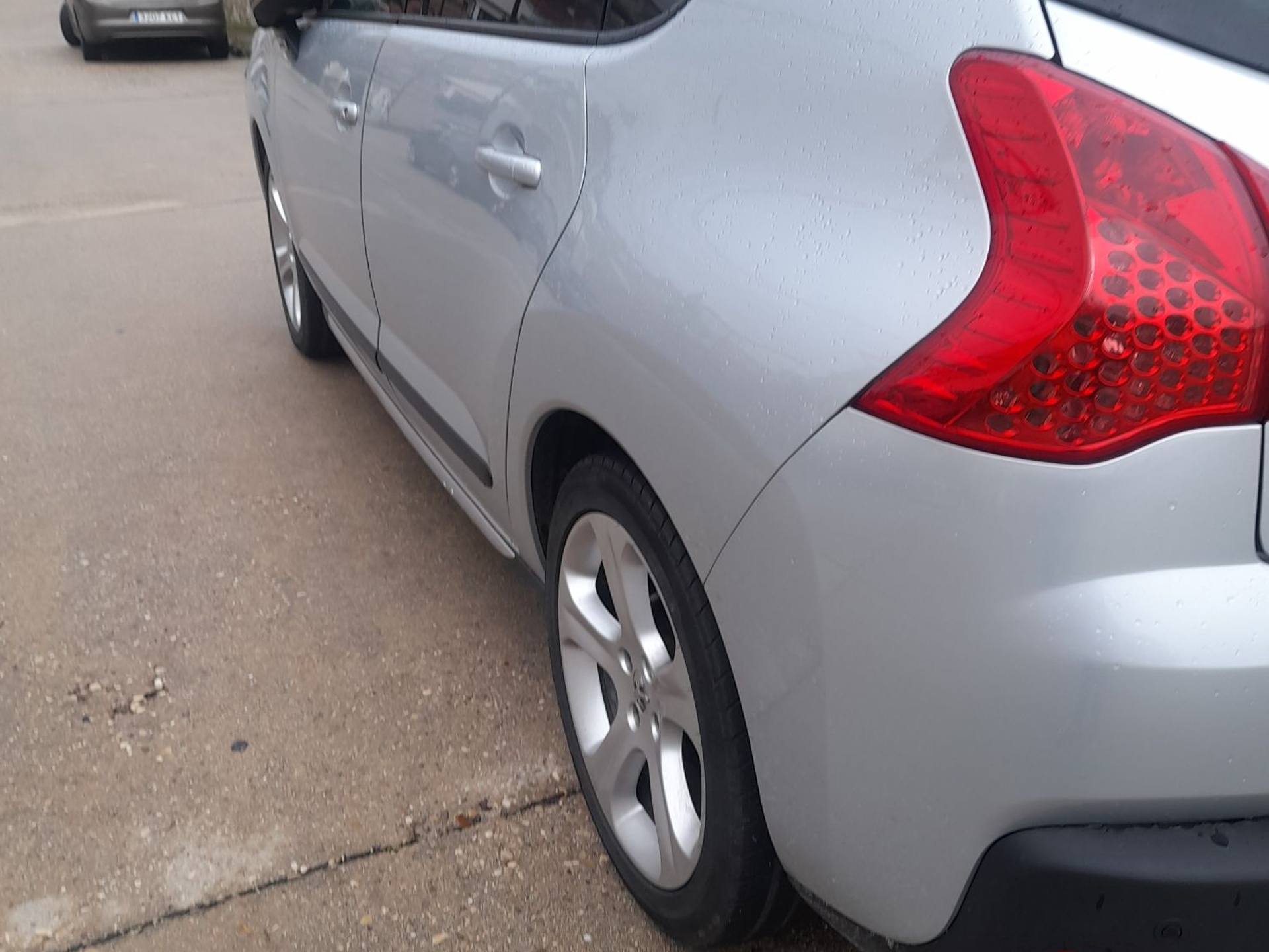 Imagen de PEUGEOT 3008