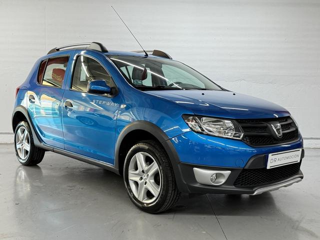 DACIA Sandero (Stepway TCe 66 kW (90 CV)) en Barcelona