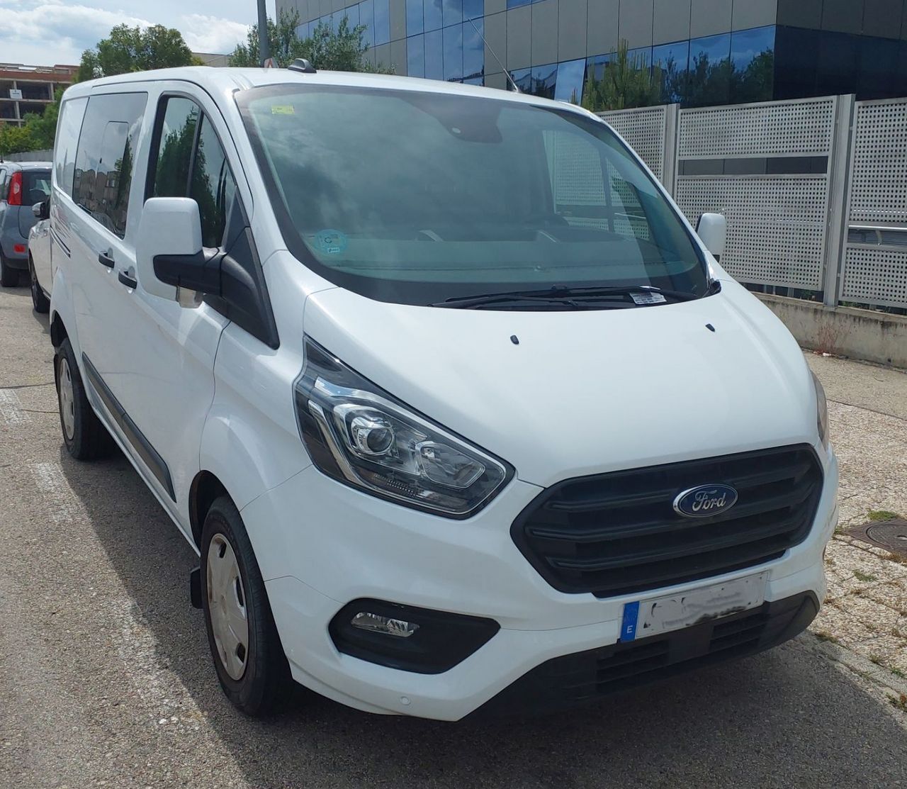 FORD Tourneo Custom (2.0 EcoBlue 96kW (130CV) L1 Trend) en Madrid