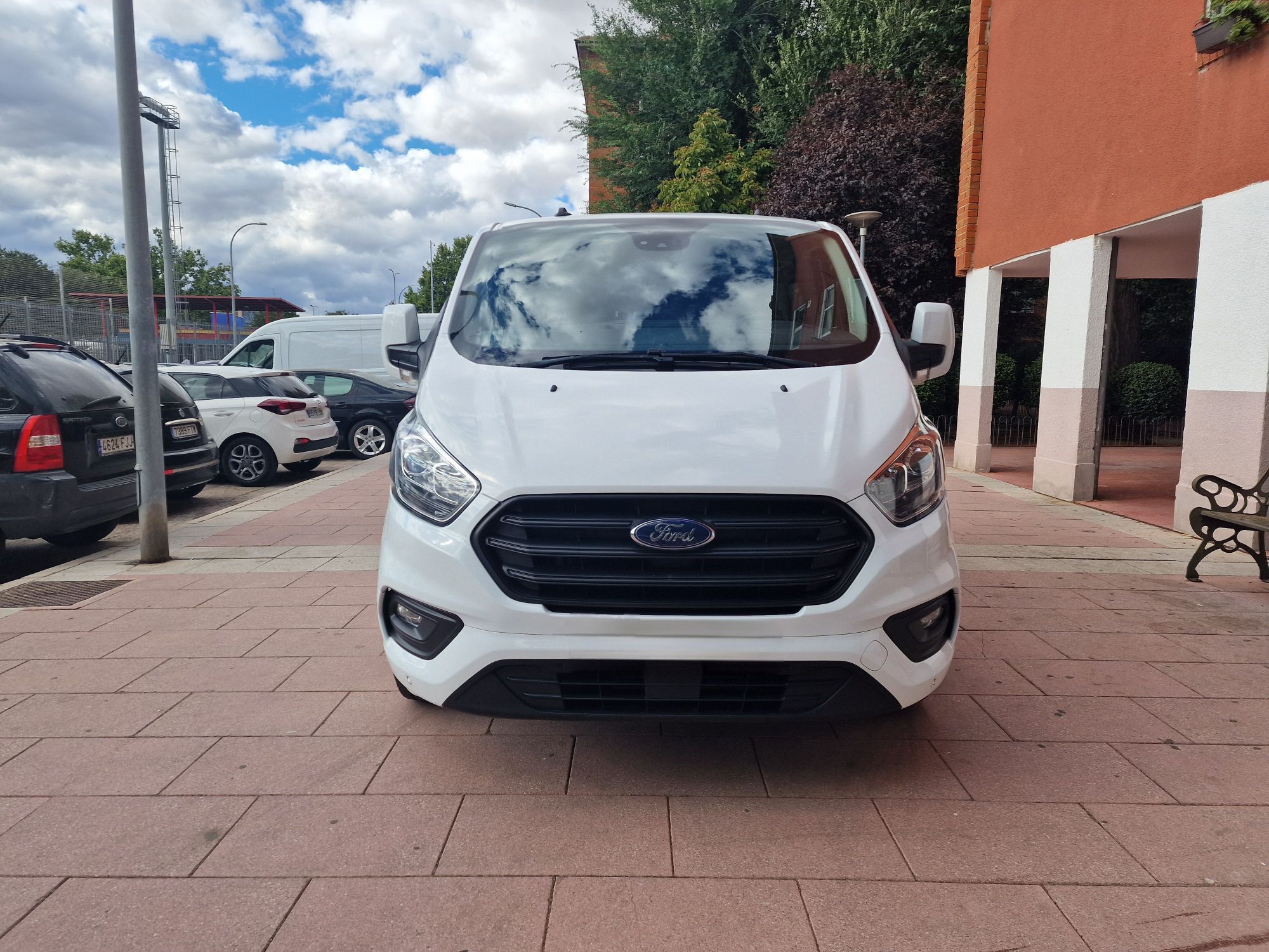 Foto del FORD Transit Custom FT 320 L1 Mixto Trend M1 EcoBlue 130