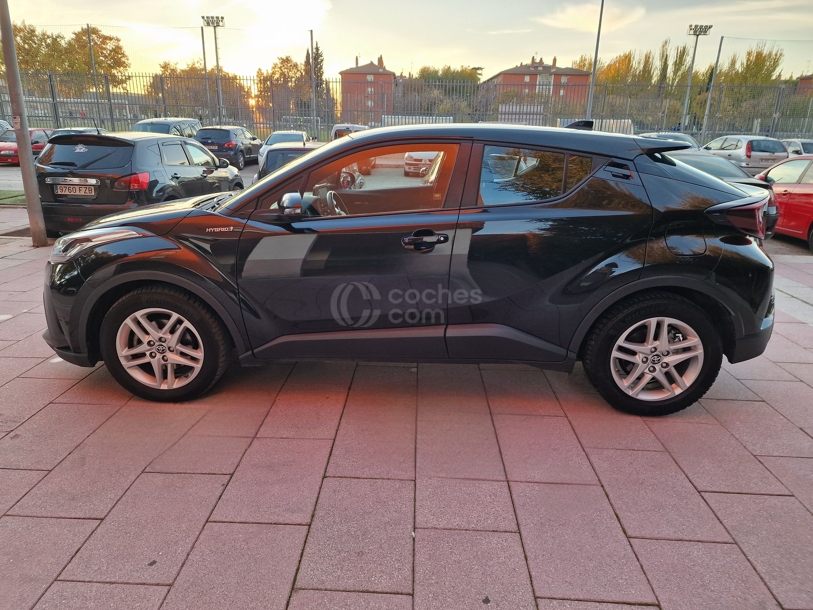 Foto del TOYOTA C-HR 180H Advance