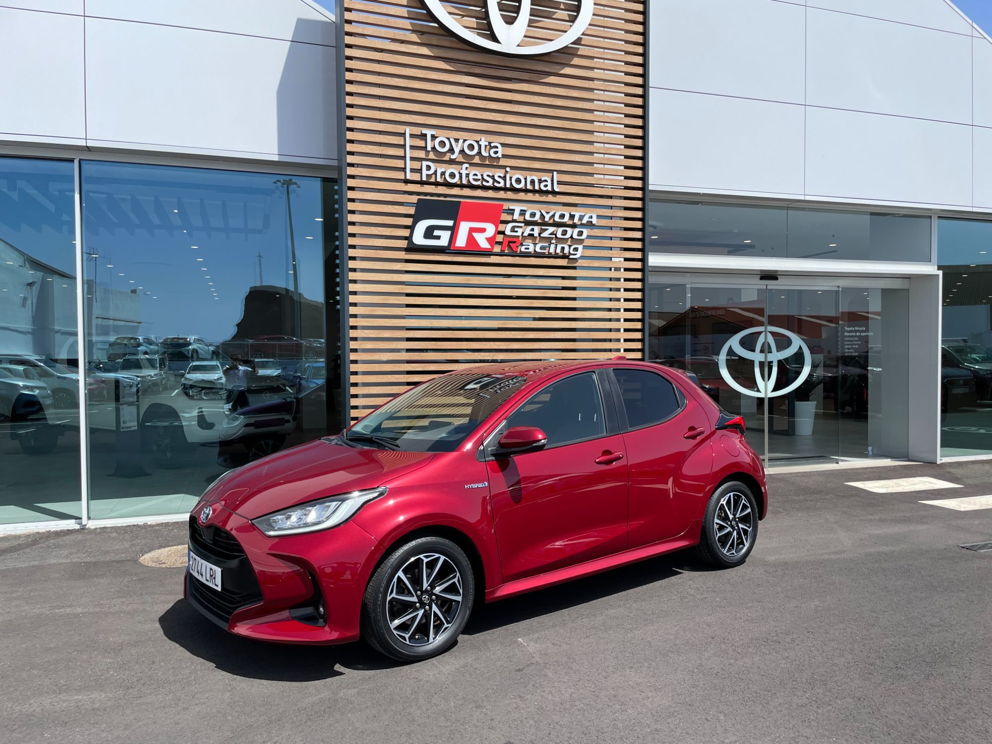 TOYOTA Yaris (120H 1.5 Active Tech) en Tenerife