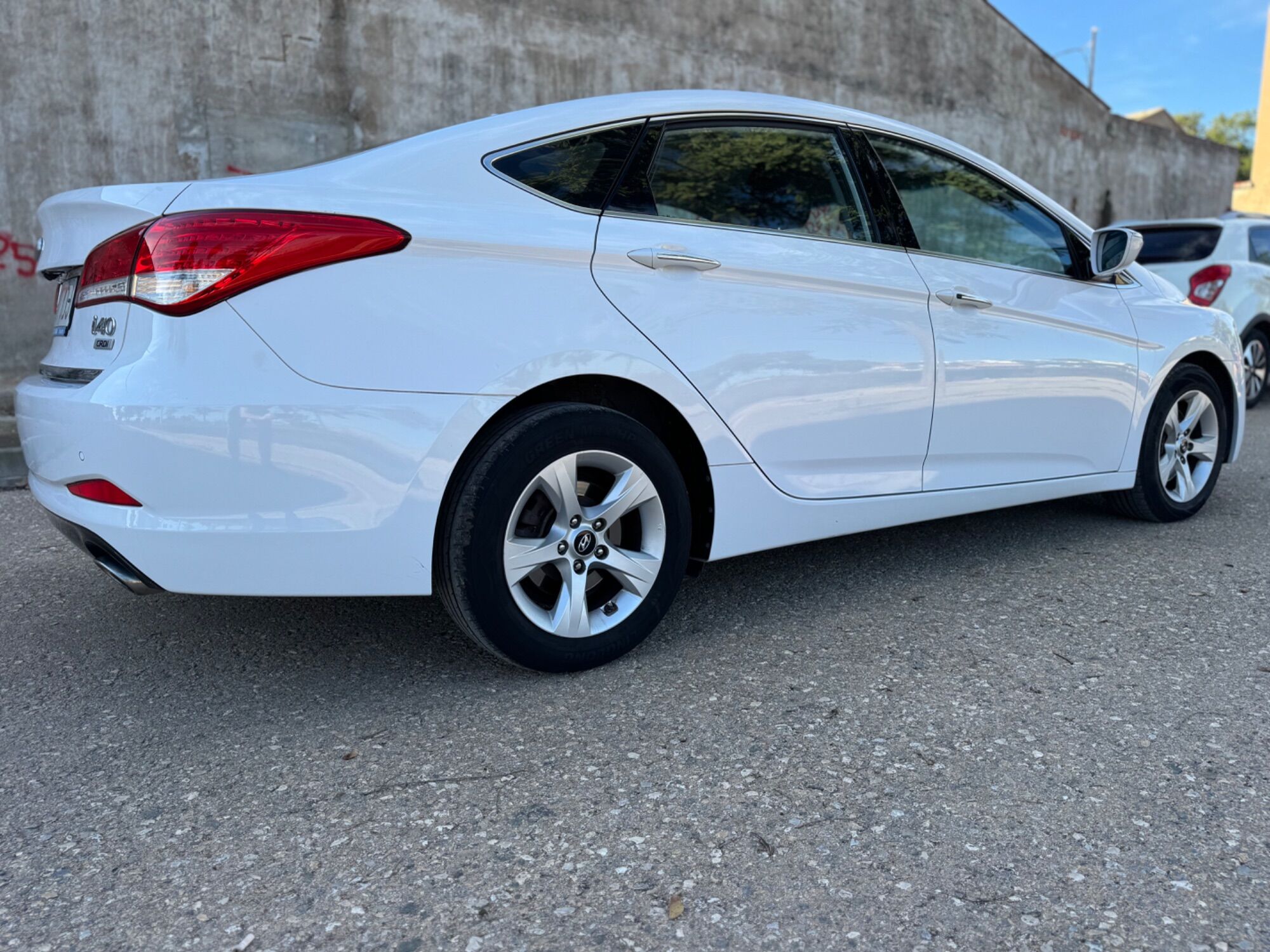 Foto del HYUNDAI i40 1.7CRDI Tecno Xenon Aut. 136