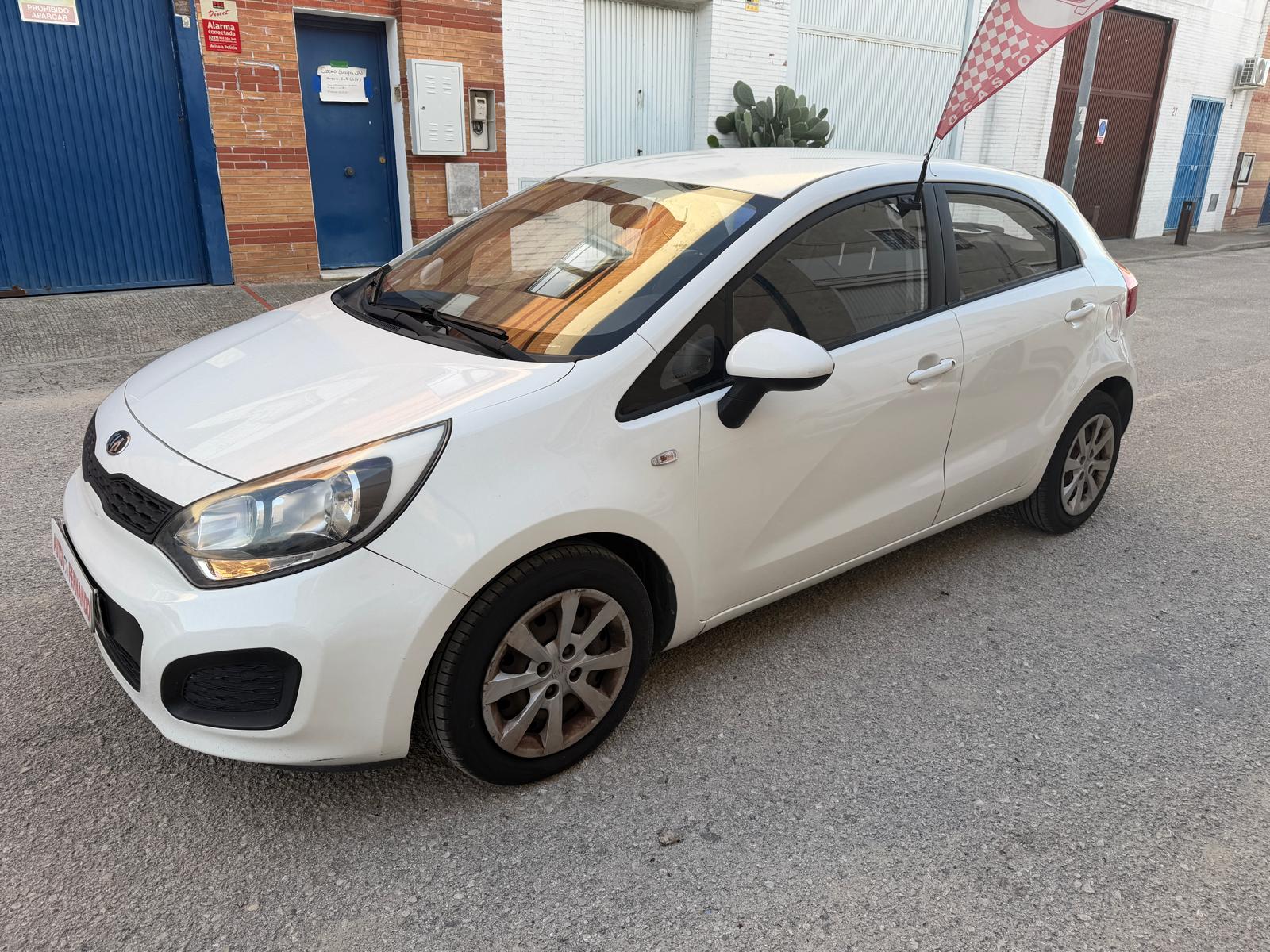 KIA Rio (1.2 Basic) en Cádiz
