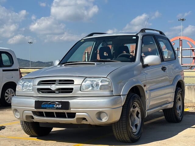 SUZUKI Grand Vitara (2.0 DLX 80 kW (110 CV)) en Barcelona