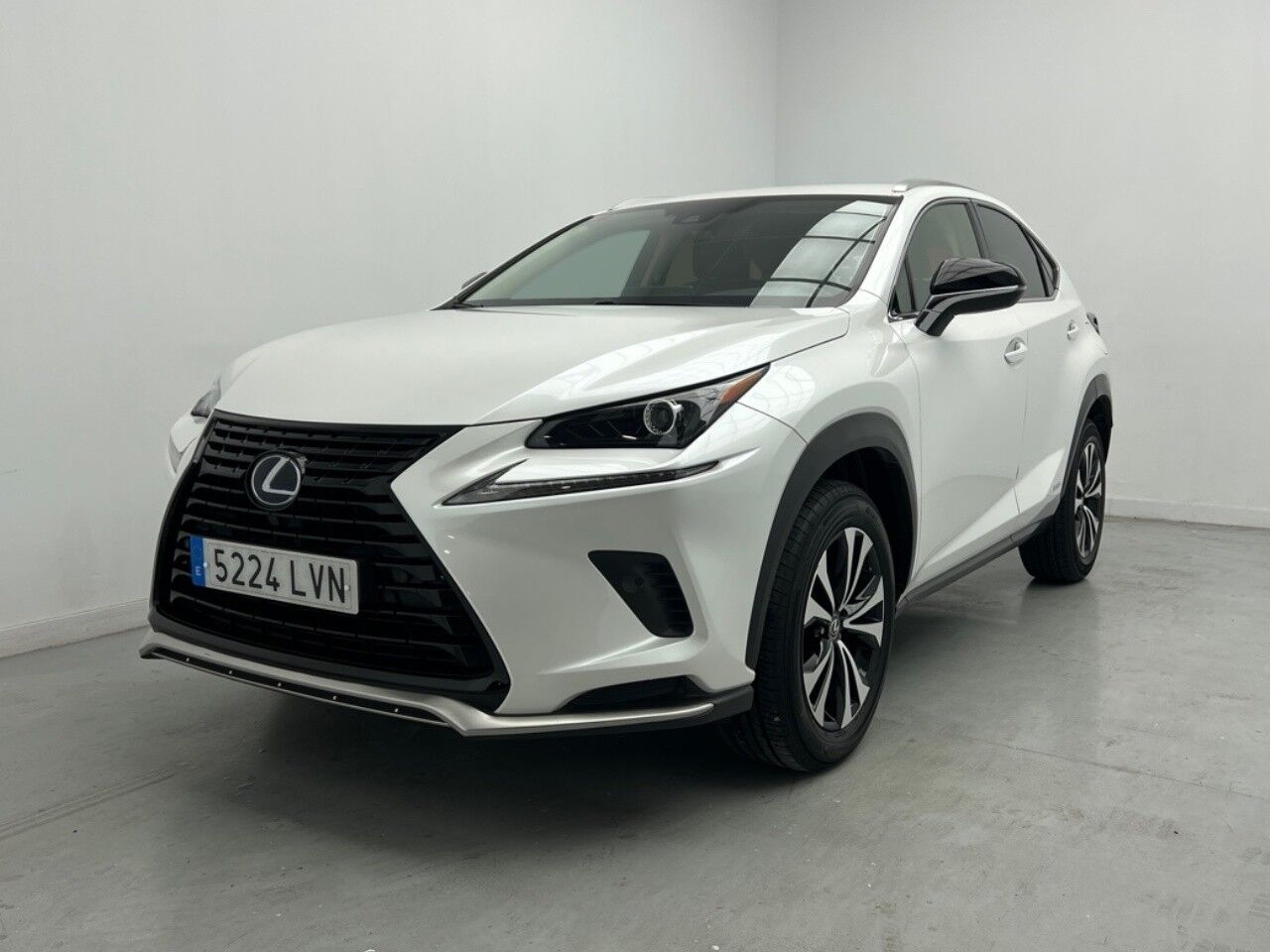 LEXUS NX (2.5 300H PREMIUM 2WD AUTO 197CV 5P) en Málaga