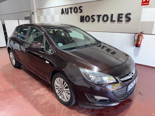 OPEL Astra (1.7CDTi S-S Selective) en Madrid