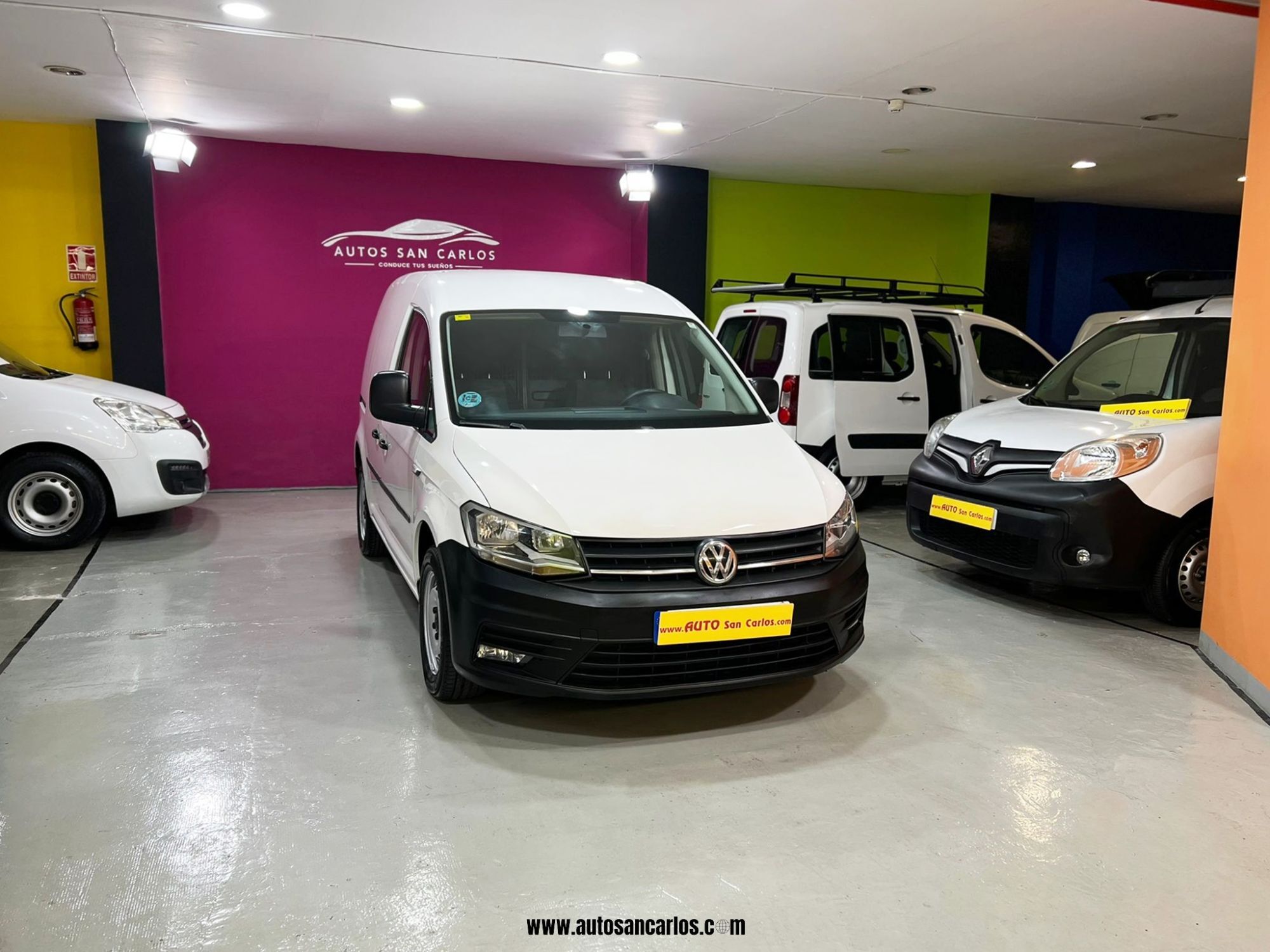 VOLKSWAGEN Caddy (Furgón 2.0TDI 55kW) en Barcelona