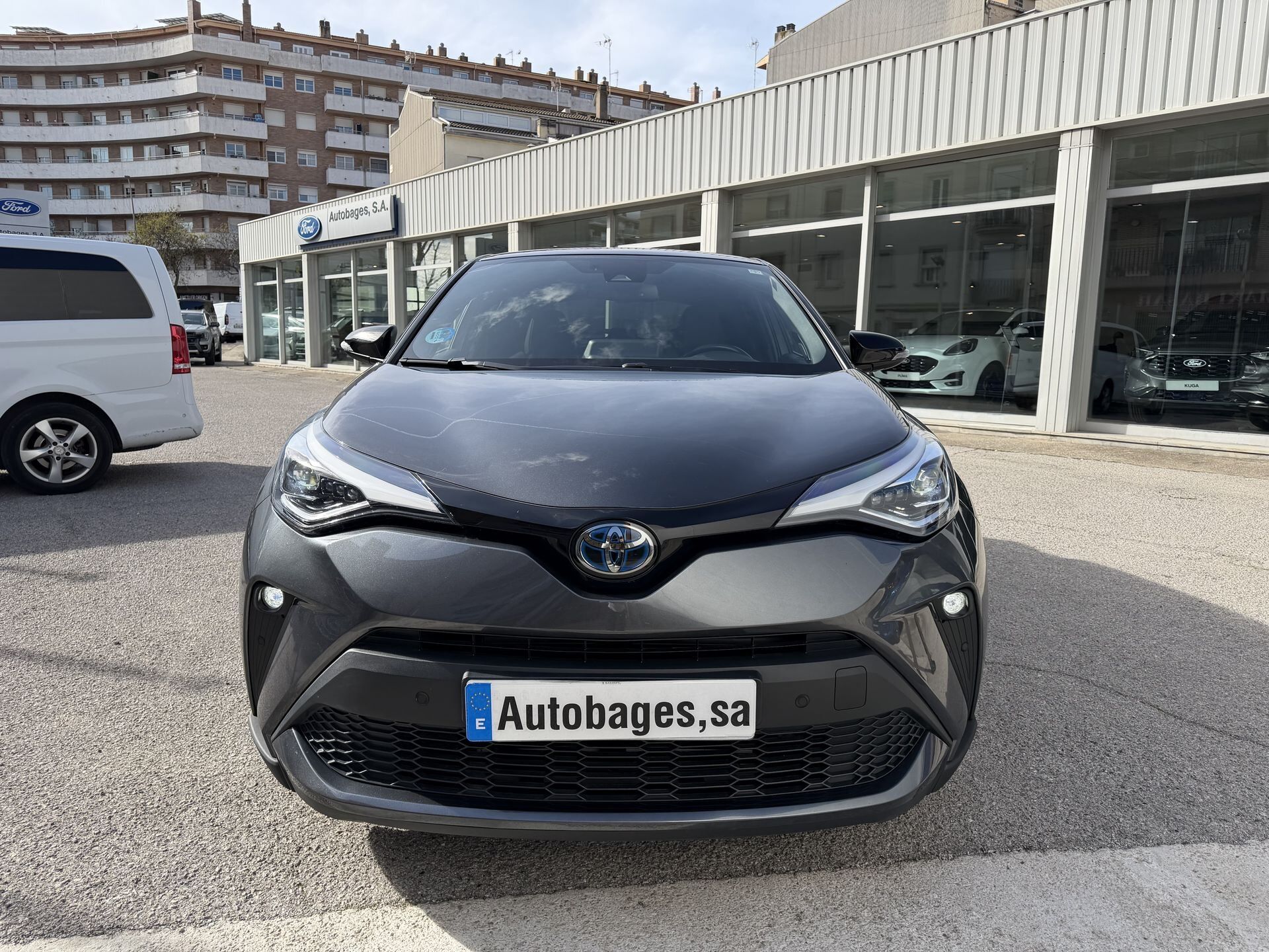 Foto del TOYOTA C-HR 180H Advance