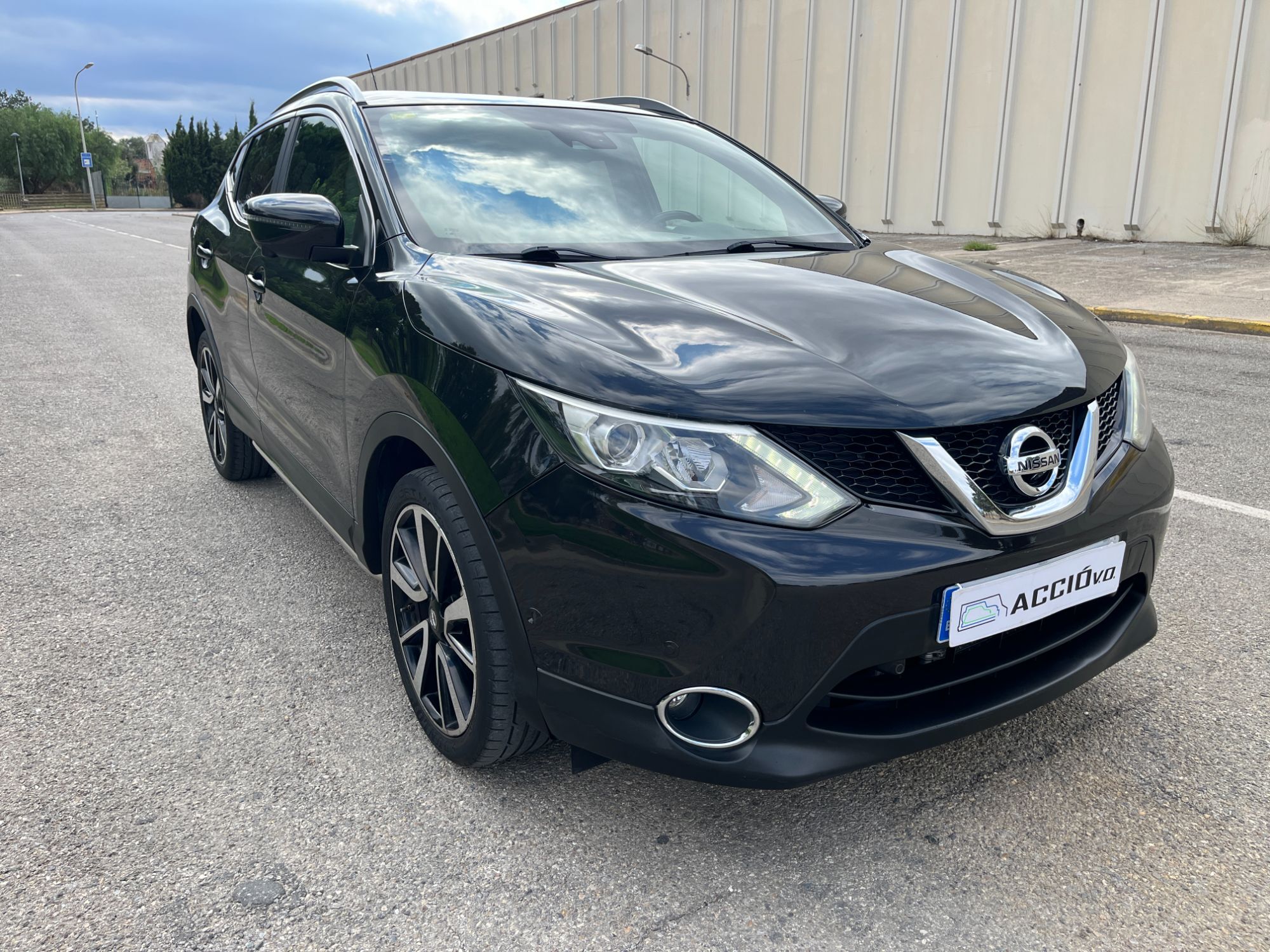 NISSAN Qashqai (1.2 DIG-T Tekna Premium 4x2) en Girona