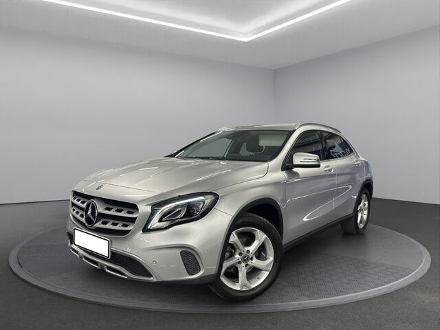 MERCEDES Clase GLA (180 90 kW (122 CV)) en Alicante