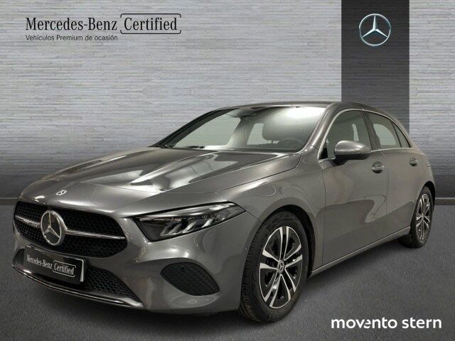 MERCEDES Clase A (180 100 kW (136 CV)) en Barcelona