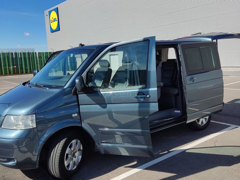 Foto del VOLKSWAGEN Multivan 2.5TDI Highline Tiptronic 174